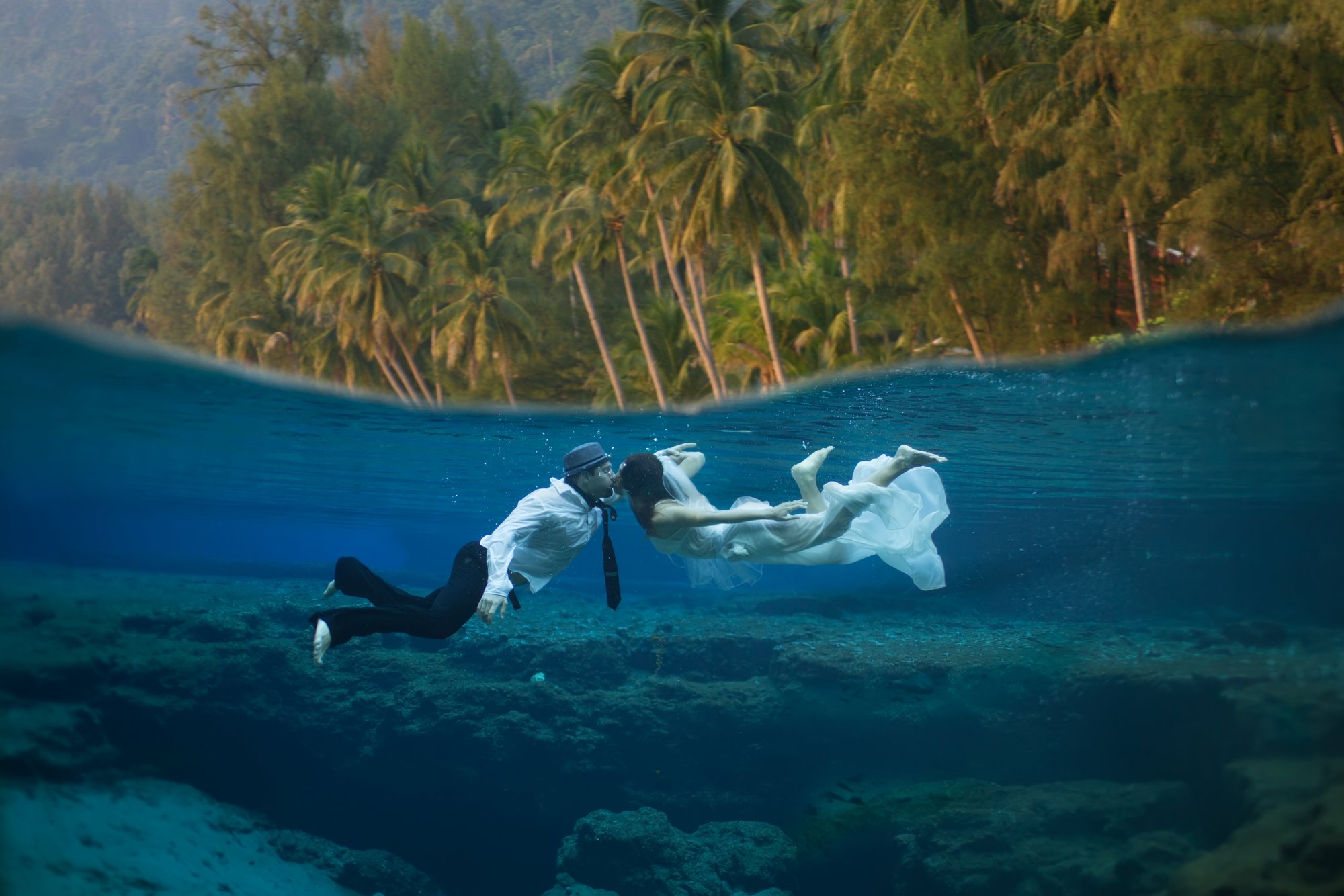 Special wedding location: an under water ceremony at St Maarten