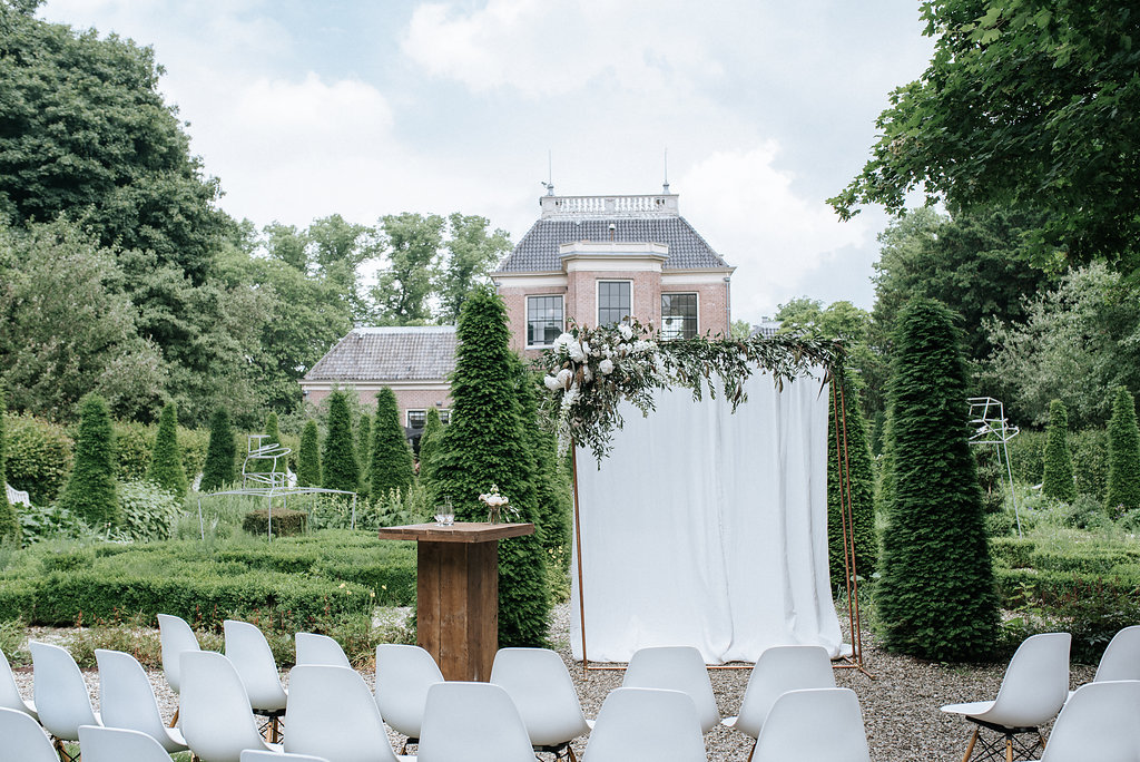Wedding in Amsterdam: Industrial Garden Chic