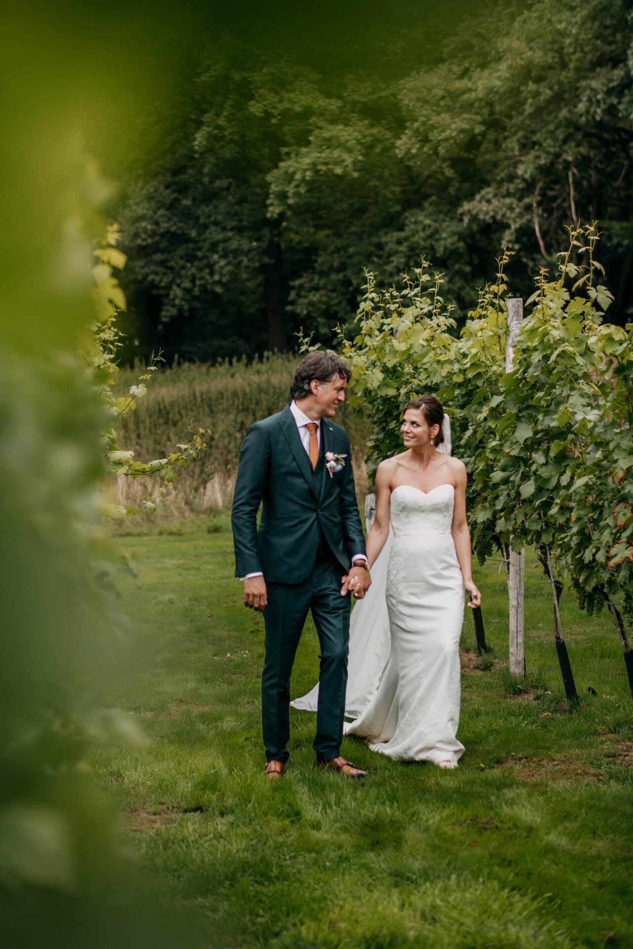 Italian rustic wedding in the South of the Netherlands at Winselerhof